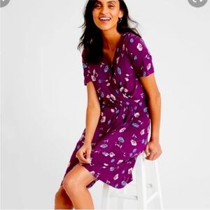 NWT Banana Republic Factory faux wrap dress. Hook n eye top, drape at the waist